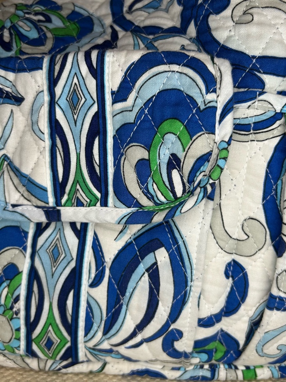 Vera Bradley Cargo Sling in Mediterranean White EUC - Picture 3 of 9